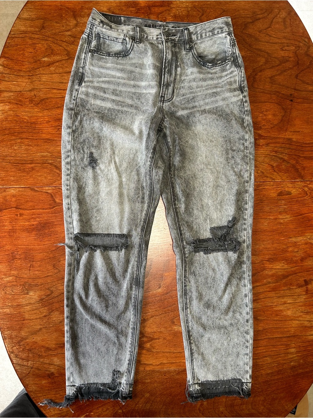 American Eagle Outfitters Women's Distressed Washed Gray Cropped Jeans